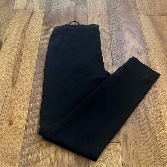 Donna Karan Woman’s Black Leggings Size 2